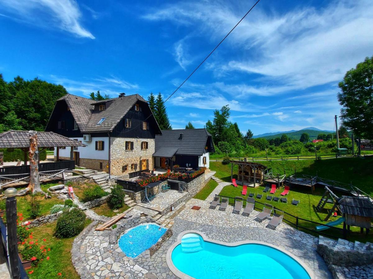 예제르체 Plitvice Etno House II B&B 외부 사진