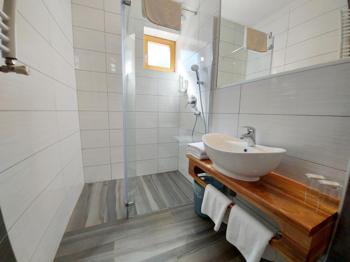 예제르체 Plitvice Etno House II B&B 외부 사진